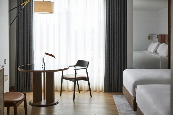 Montien Hotel Surawong Bangkok image 15