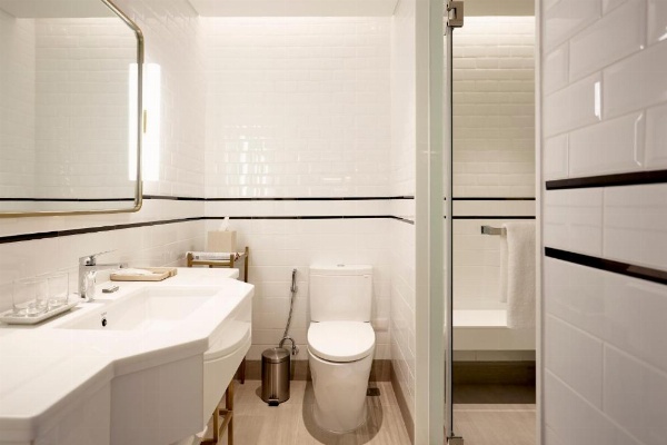 Montien Hotel Surawong Bangkok image 20