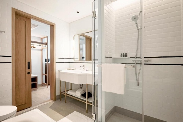 Montien Hotel Surawong Bangkok image 29