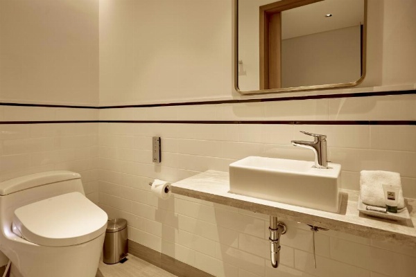 Montien Hotel Surawong Bangkok image 31